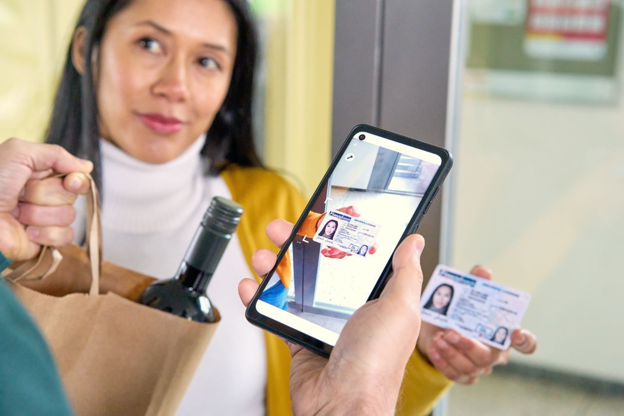 Age Verified Delivery ID Scanning US Drivers License FOC mobile device